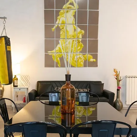 Luxury Apartment *